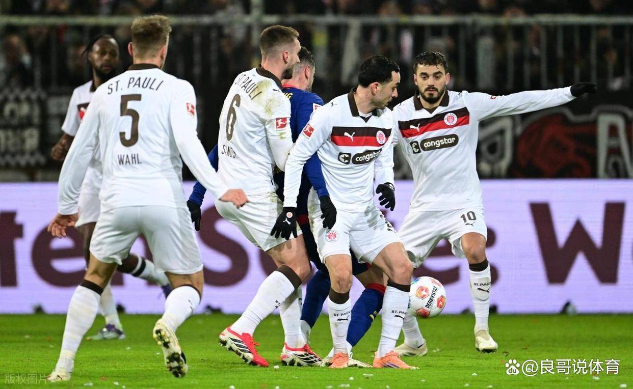 九游体育-赛后莱比锡再遭质疑——德甲节点到来;引发热议;更衣室氛围转暖的简单介绍